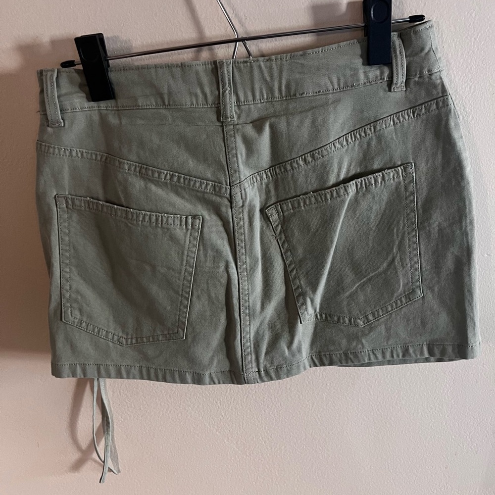 KBB by KAHLANA Women's 'The Cargo Mini Skirt' NWT Size 8 Olive - Picture 5 of 5